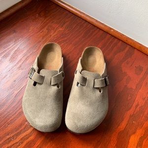 Birkenstock Boston clogs taupe suede